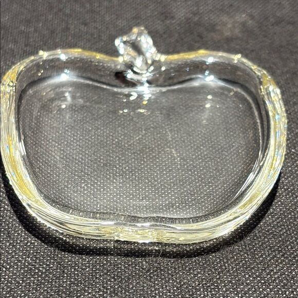 Elegant Glass Apple-Shaped Dishes - Picture 7 of 8